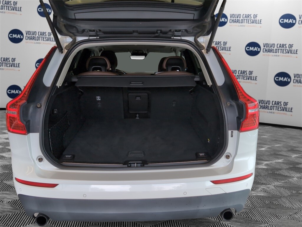 2018 Volvo XC60 T5 Momentum photo 12