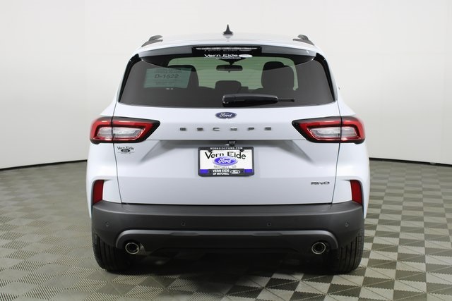2026 Ford Escape ST-Line photo 4