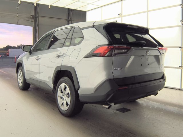 2024 Toyota RAV4 LE photo 3
