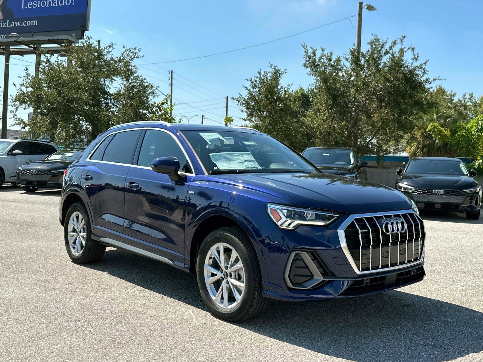 2025 Audi Q3 S line Premium Plus photo 2