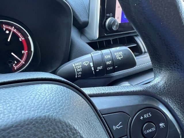 2023 Toyota RAV4 XLE photo 27