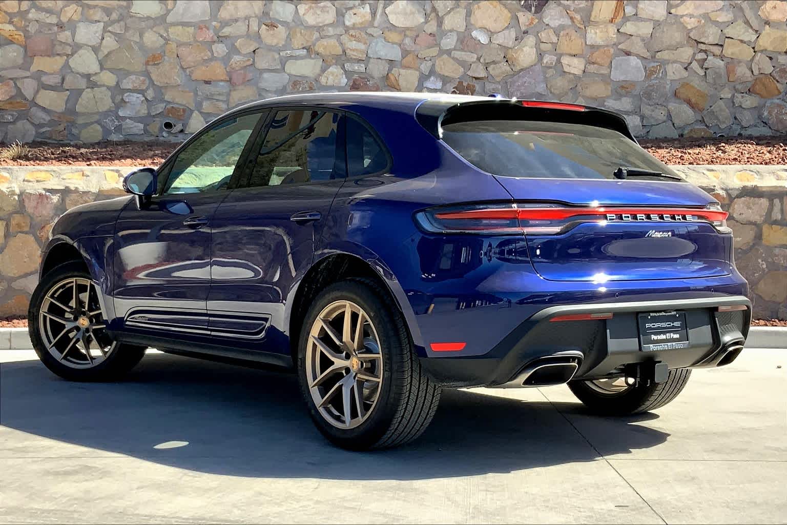 2024 Porsche Macan T photo 4
