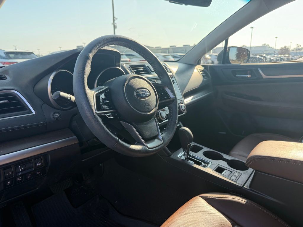 2019 Subaru Outback 2.5i Touring photo 2