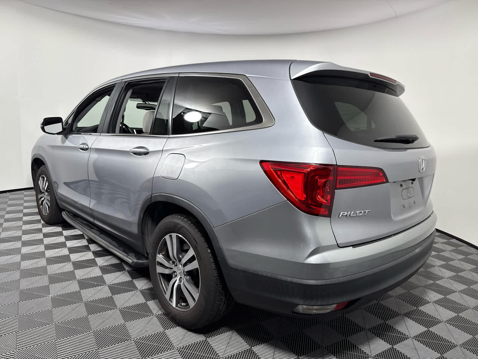 2018 Honda Pilot EX-L photo 5