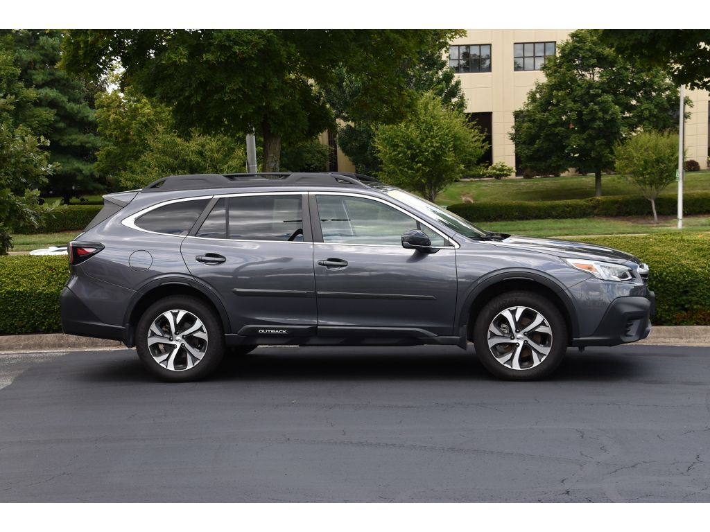 2022 Subaru Outback Limited photo 2
