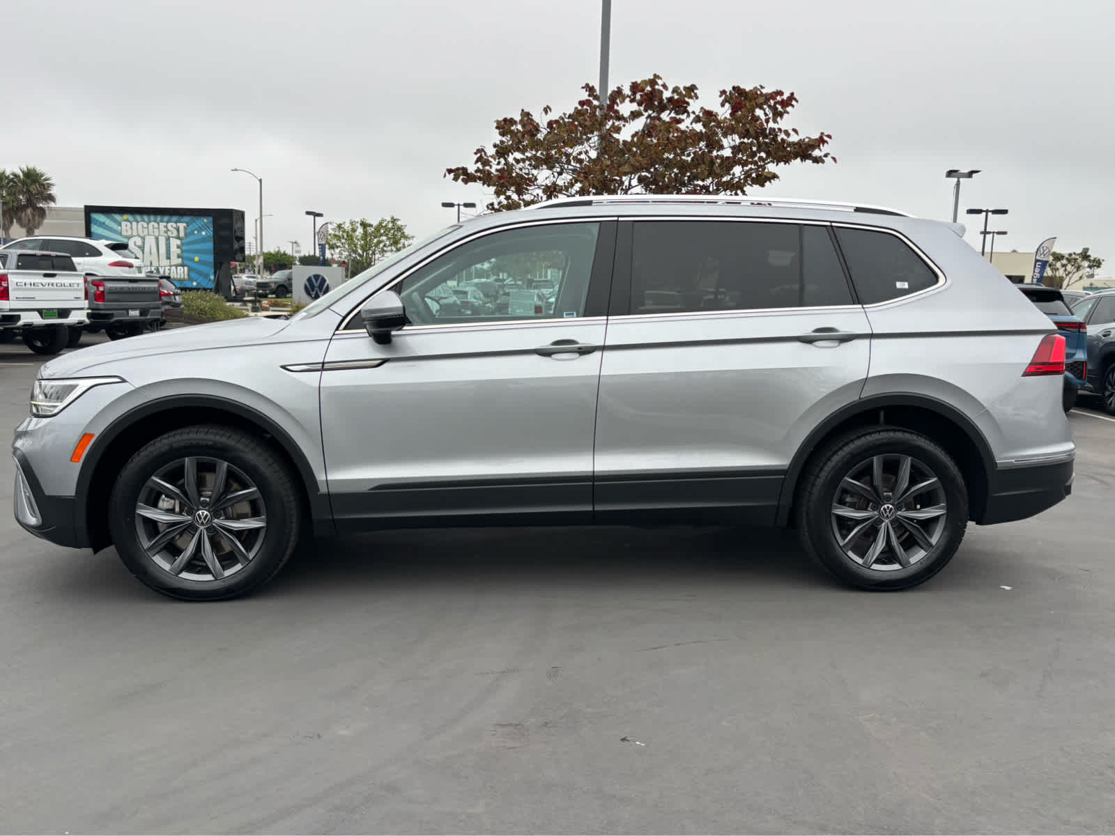2022 Volkswagen Tiguan SE photo 5
