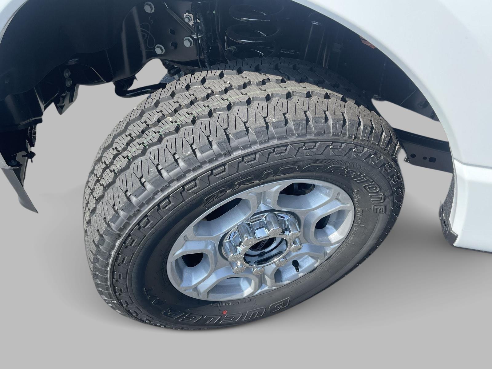 2025 Ford F-250 XLT photo 4