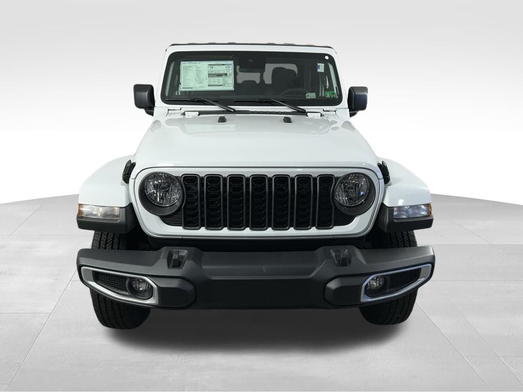 2024 Jeep Gladiator Sport S photo 2