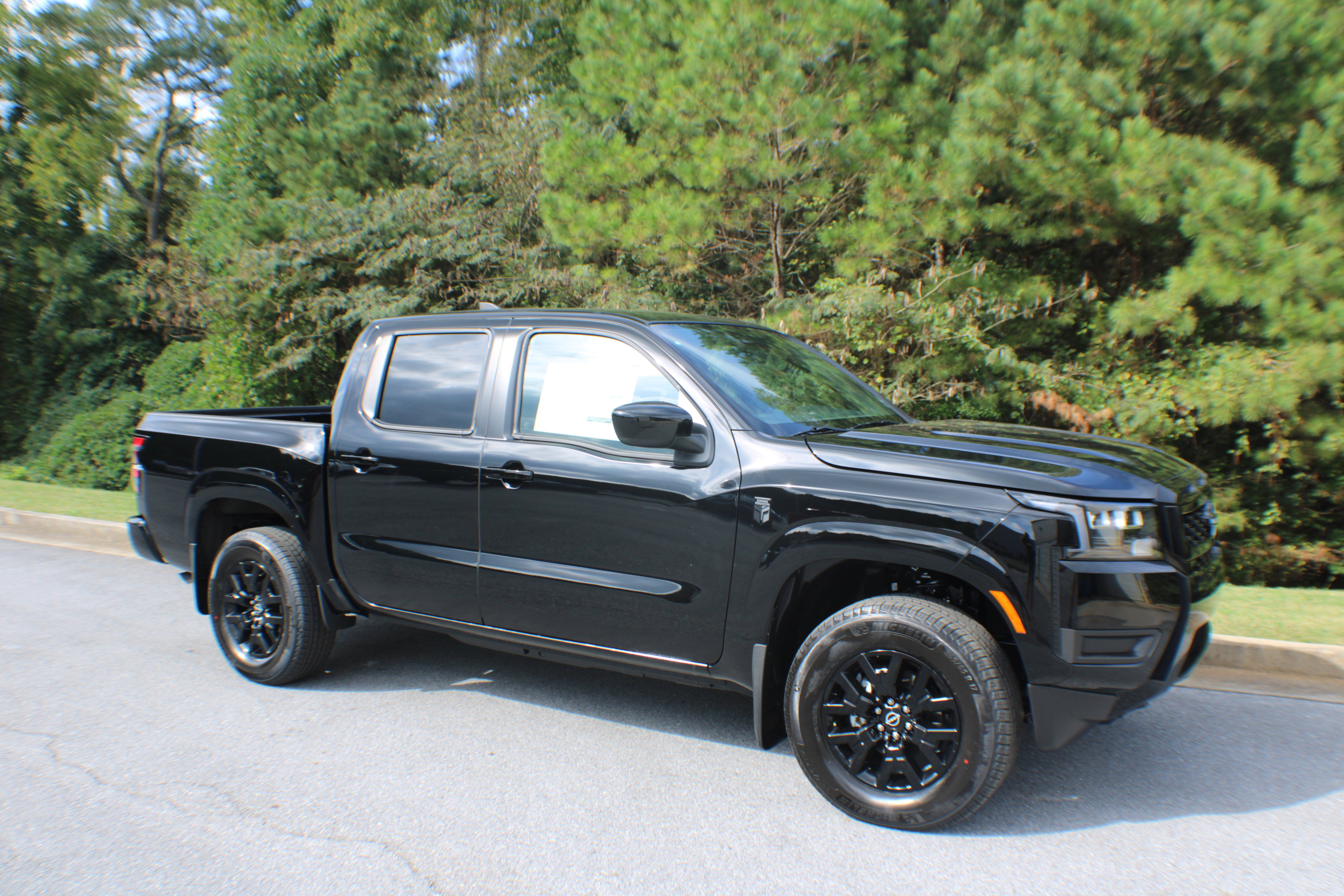 2026 Nissan Frontier SV's photo