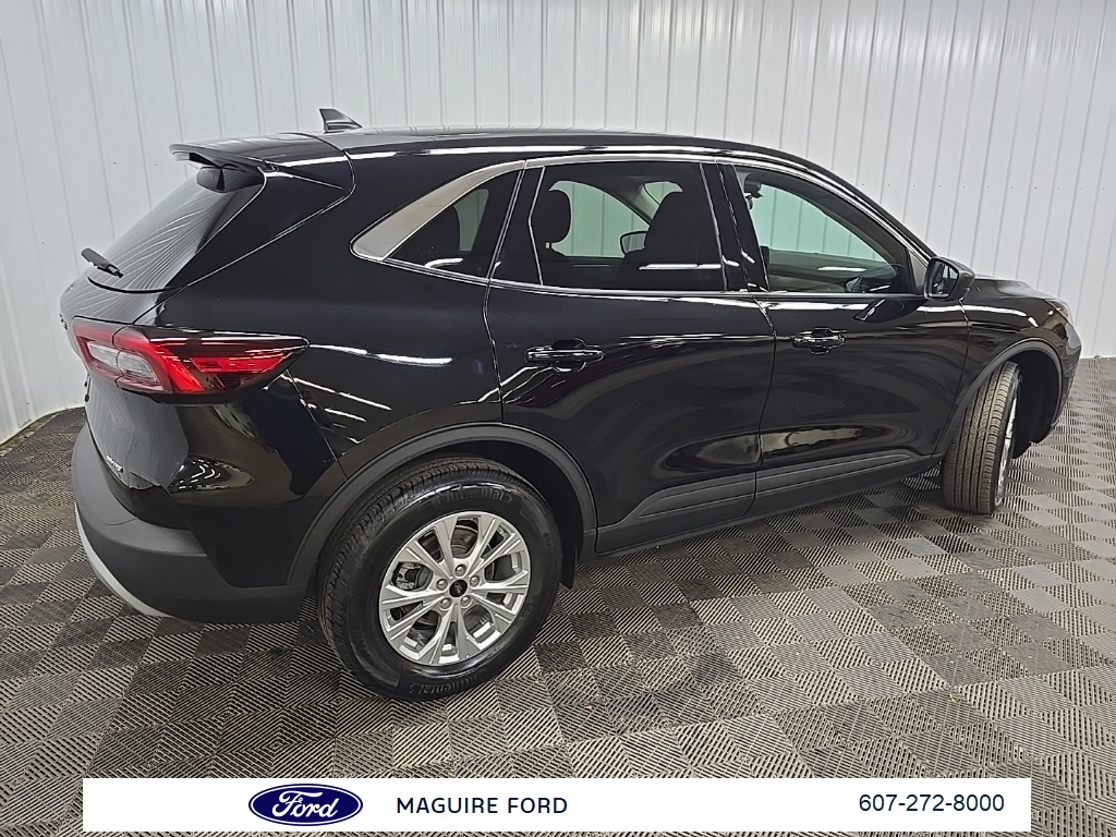2023 Ford Escape Active photo 2
