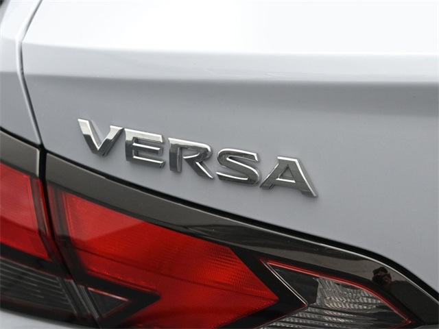 2025 Nissan Versa SV photo 13