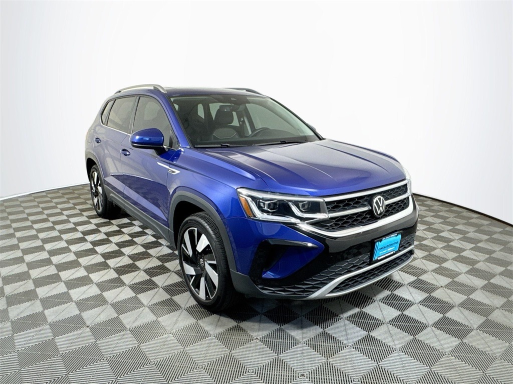 2024 Volkswagen Taos SEL photo 4