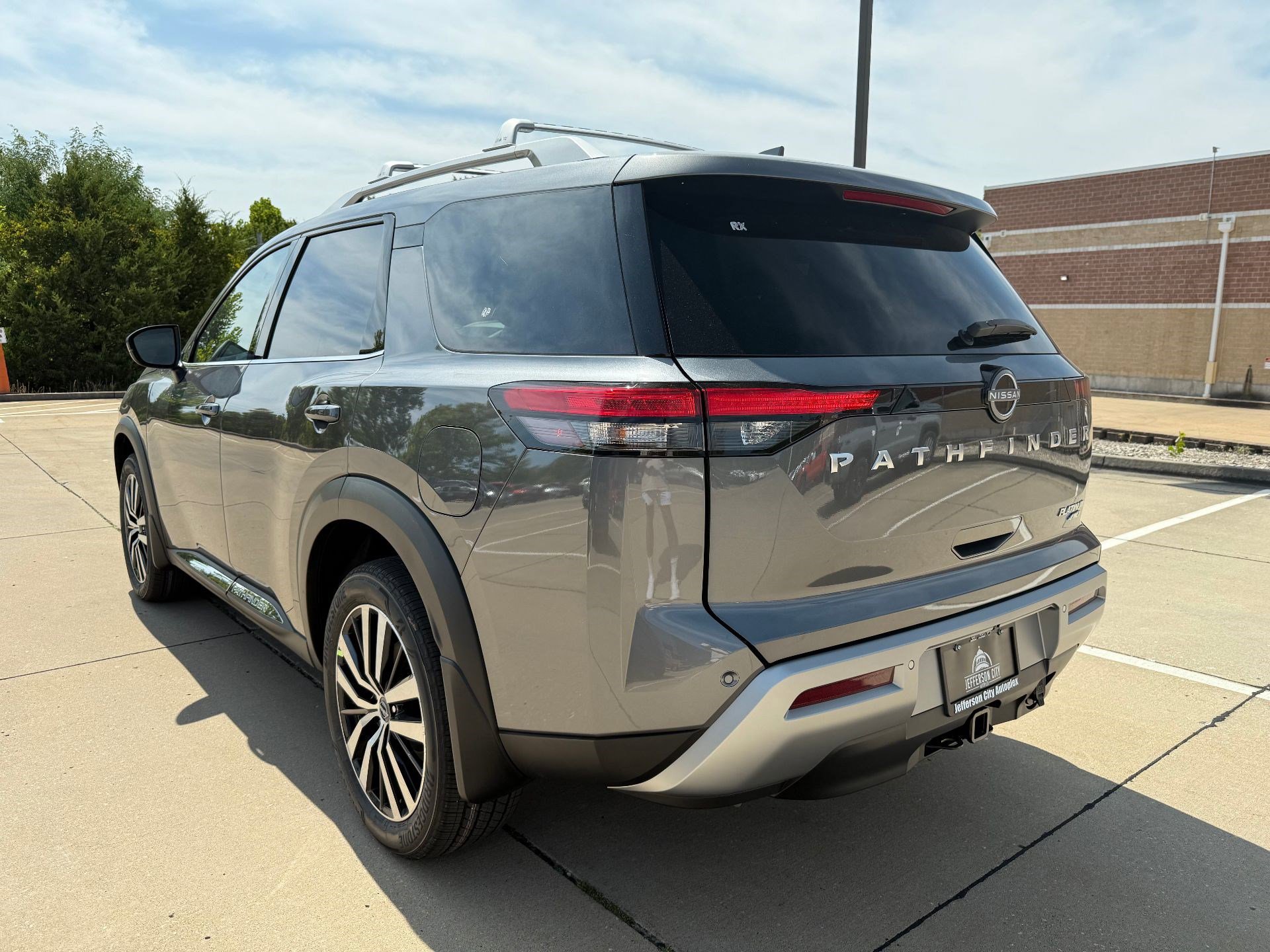 2025 Nissan Pathfinder Rock Creek photo 3