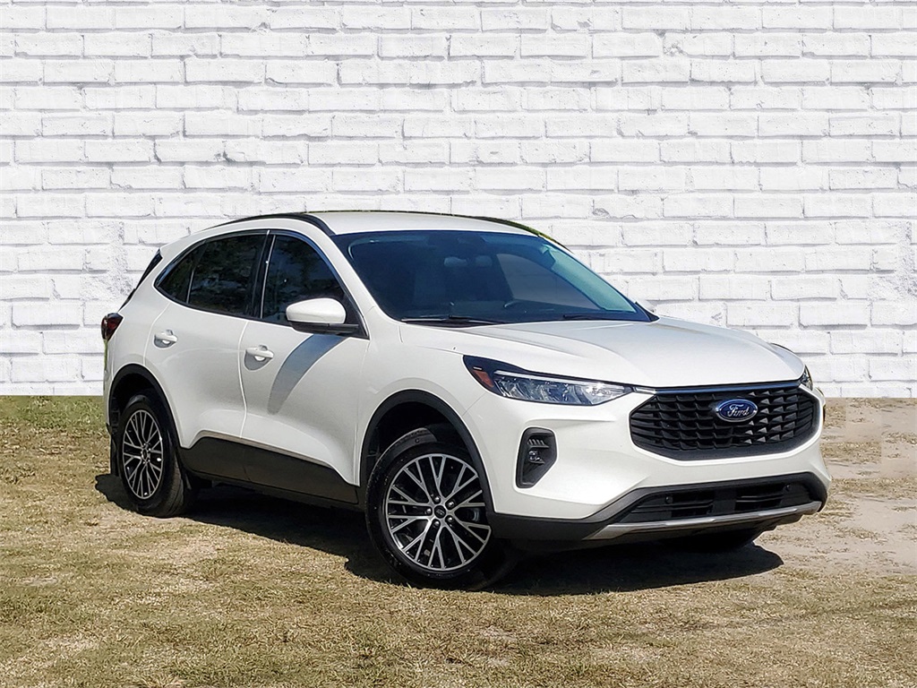2023 Ford Escape PHEV's photo
