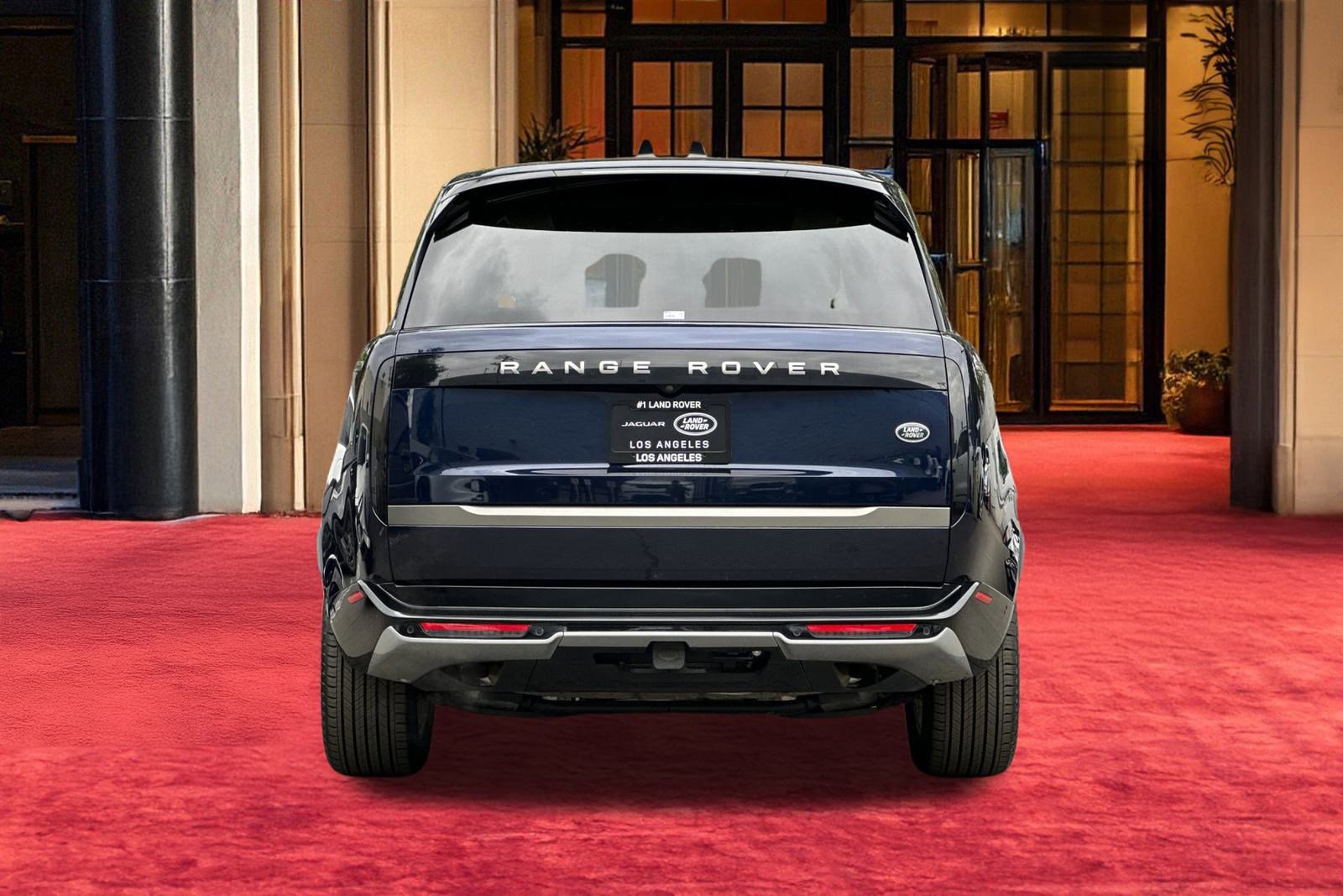 2023 Land Rover Range Rover SE photo 10