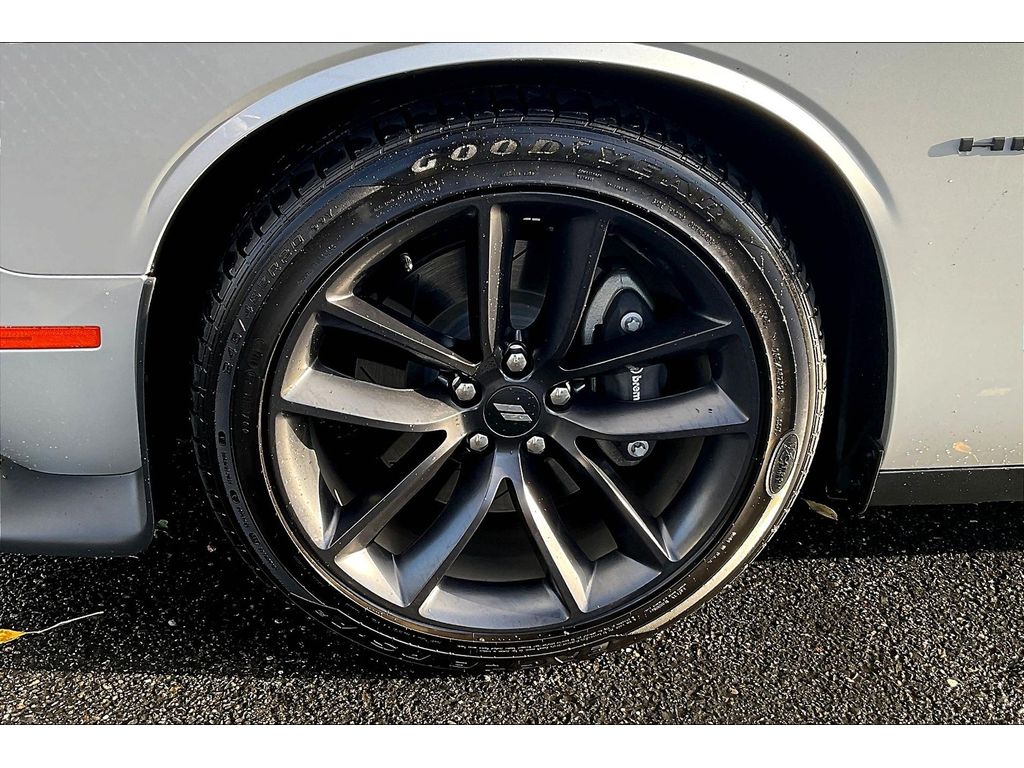 2020 Dodge Challenger R/T Plus photo 8