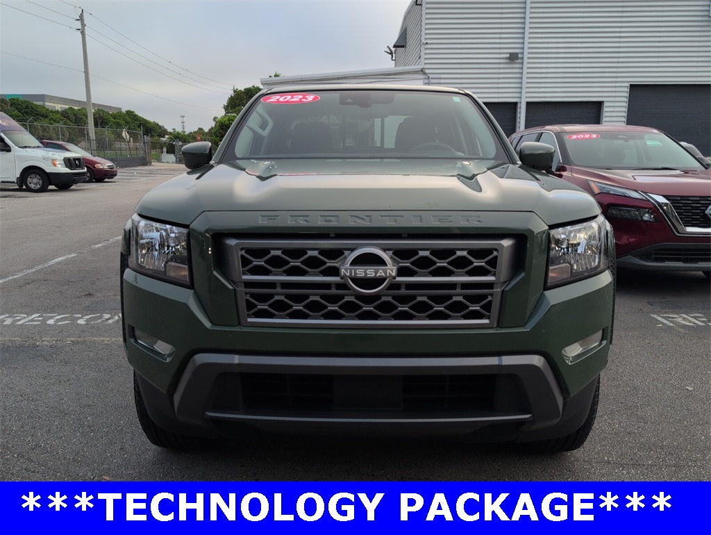 2023 Nissan Frontier SV photo 2