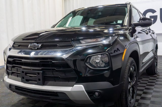 2022 Chevrolet Trailblazer LT photo 2
