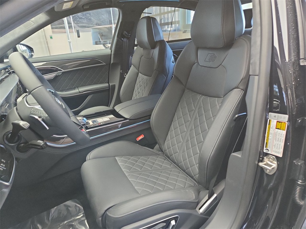 2025 Audi S8 4.0T photo 3