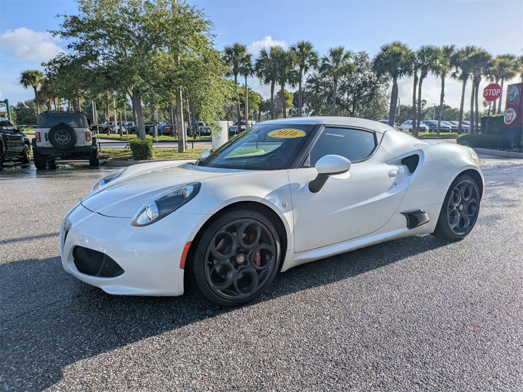 2016 Alfa Romeo 4C Coupe photo 8
