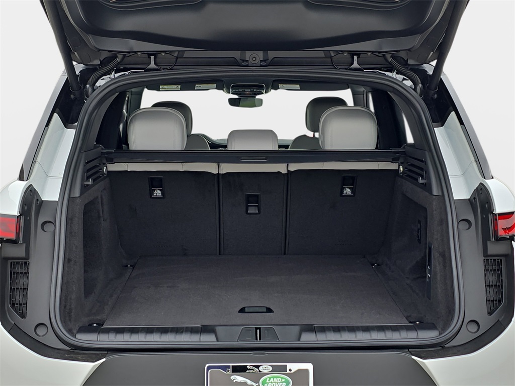 2025 Land Rover Range Rover Sport SE photo 12