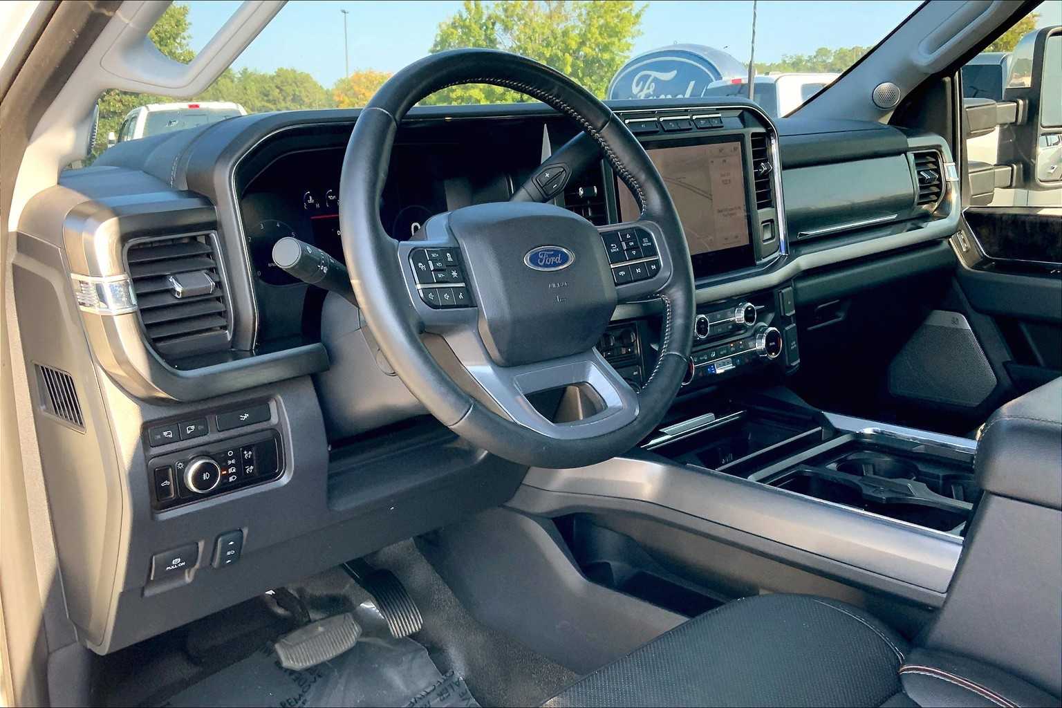2024 Ford F-250 Lariat photo 16