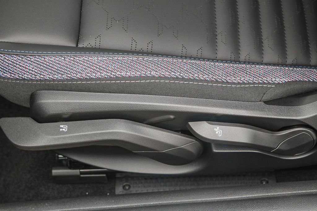 2026 Mini Cooper 2 Door Hardtop Signature photo 18