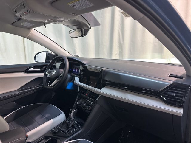 2025 Volkswagen Taos S photo 30