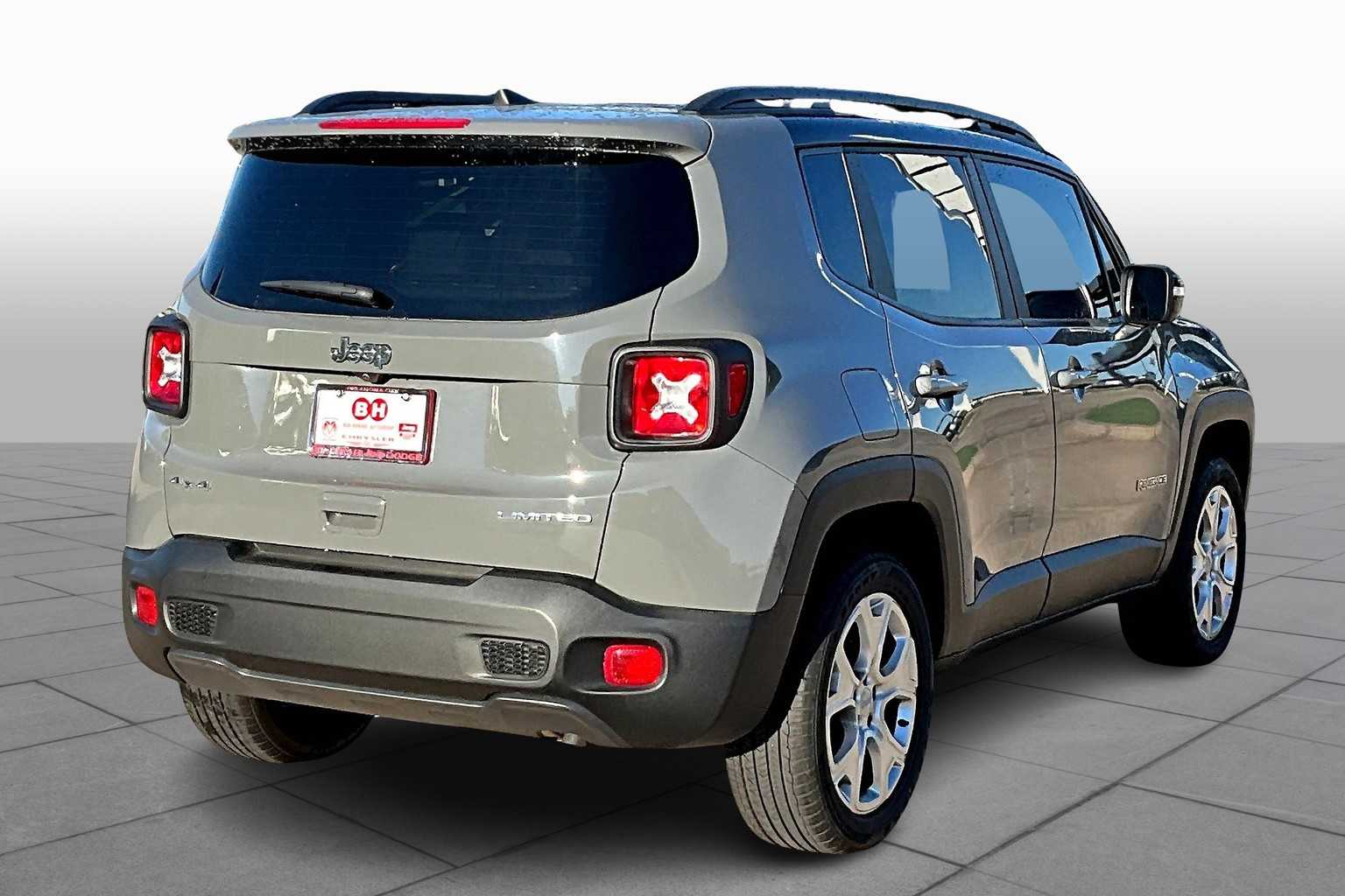 2022 Jeep Renegade Limited photo 13
