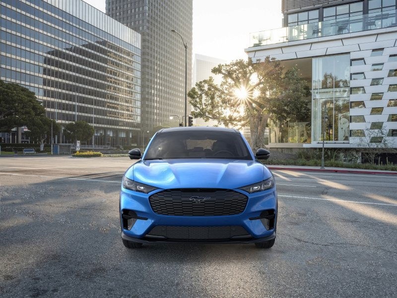 2025 Ford Mustang Mach-E Premium photo 7