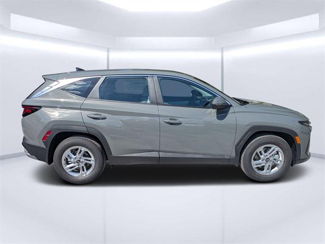 2025 Hyundai Tucson SE photo 2