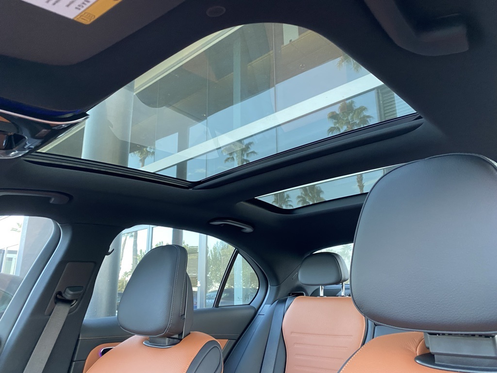 2024 Mercedes Benz C 4MATIC 300 photo 3
