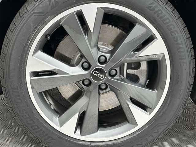 2024 Audi Q4 E-tron Premium Plus photo 2