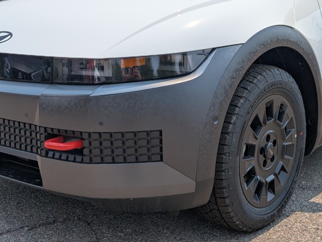 New 2025 ATLAS WHITE/BLACK Hyundai XRT image 2