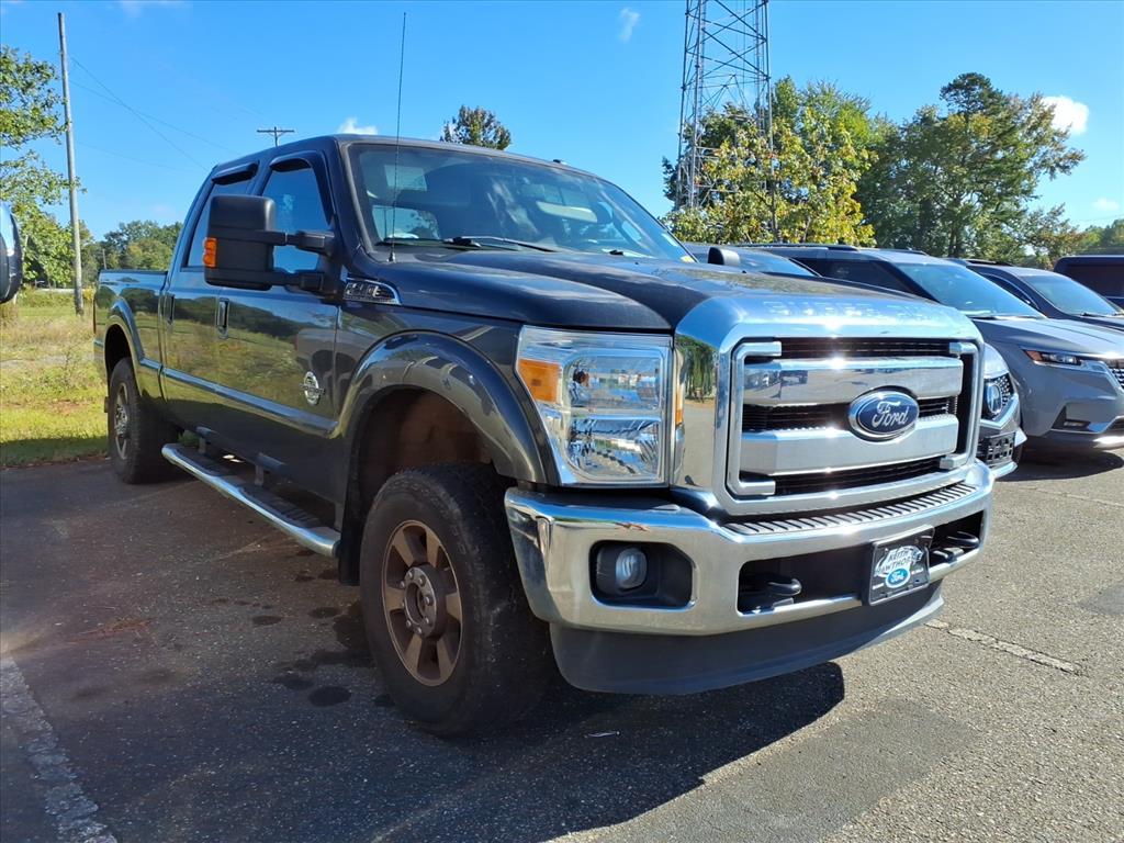 2016 Ford F-250 Lariat photo 2