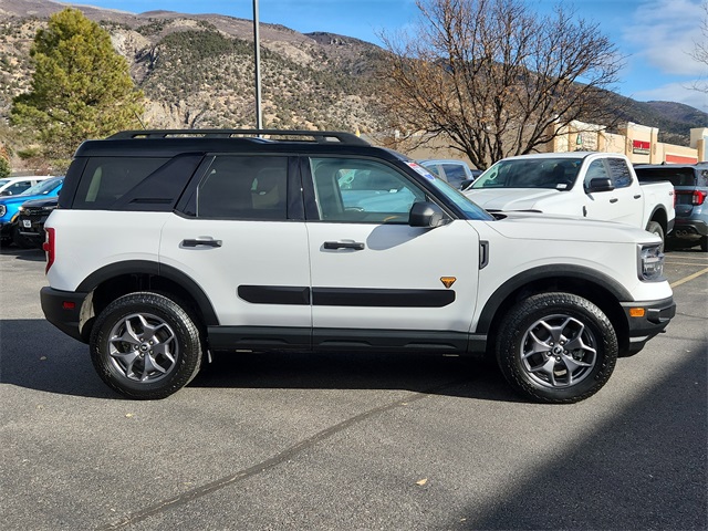 2022 Ford Bronco Badlands photo 2