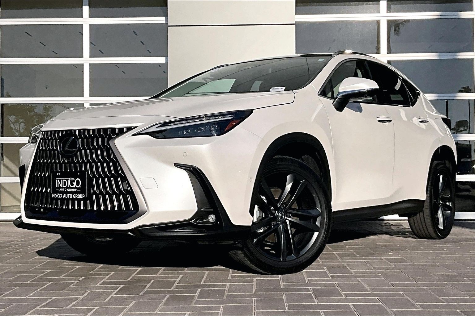 2025 Lexus NX PHEV 450h+'s photo