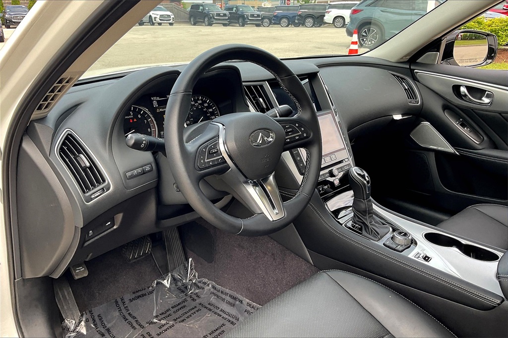 2024 Infiniti Q50 LUXE photo 12