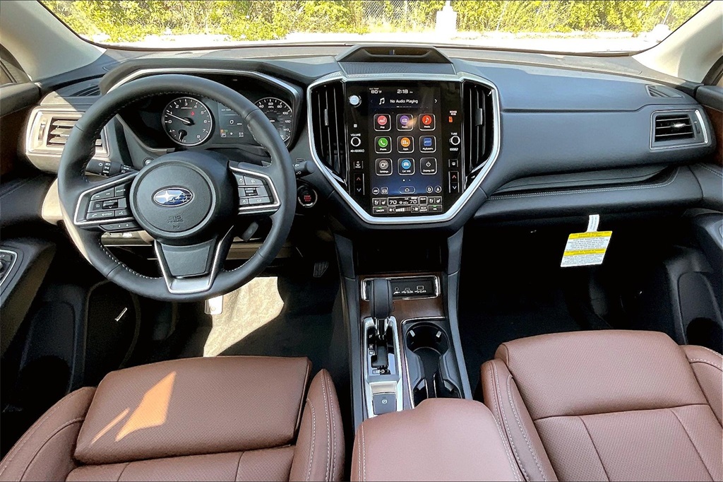 2025 Subaru Ascent Touring photo 4