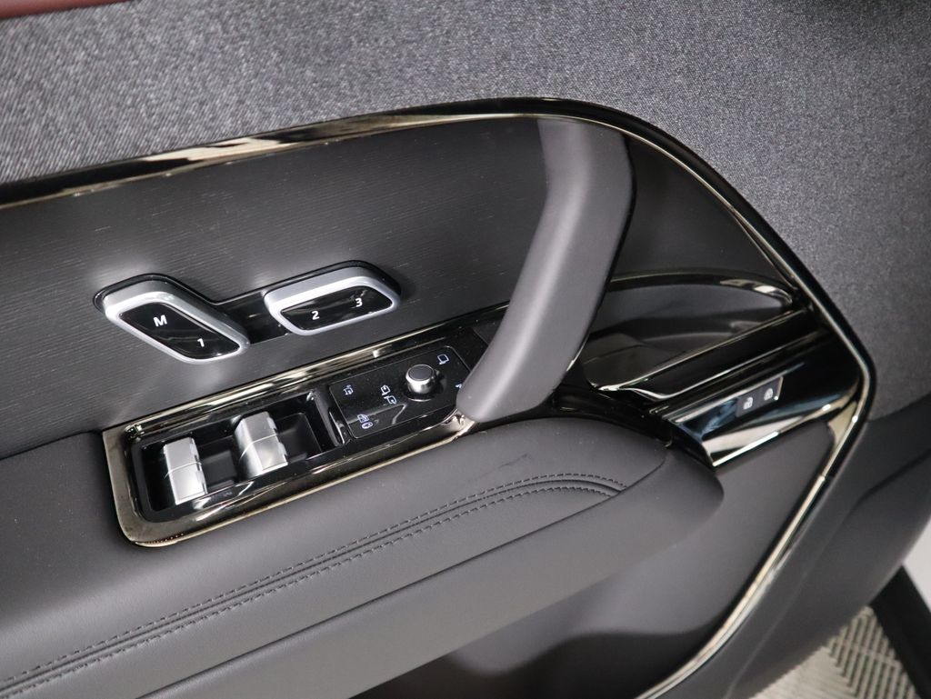 2025 Land Rover Range Rover Sport SE photo 21