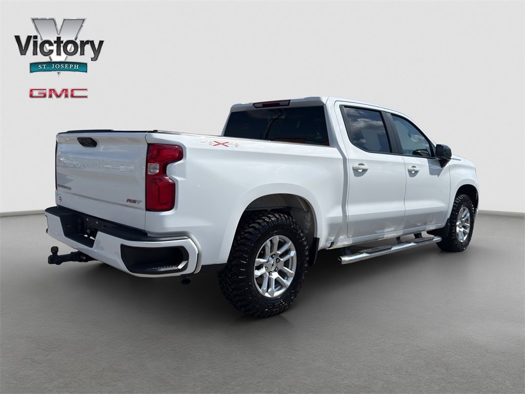2023 Chevrolet Silverado RST photo 14