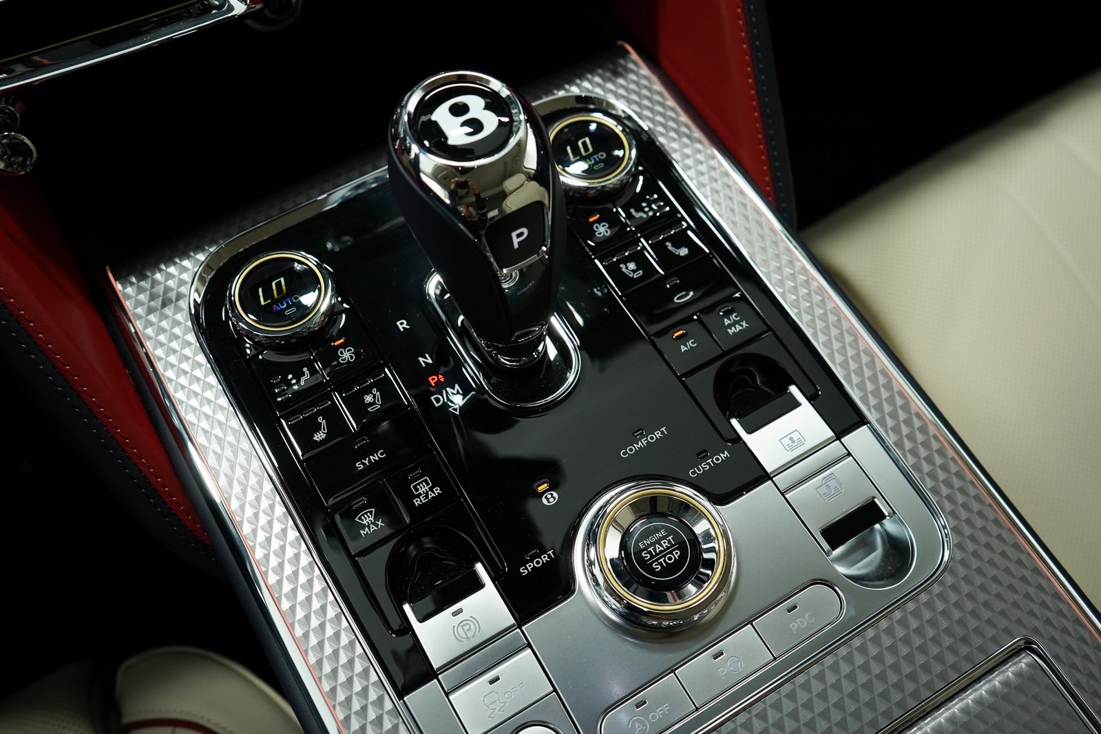 2024 Bentley Flying Spur Mulliner V8 photo 29