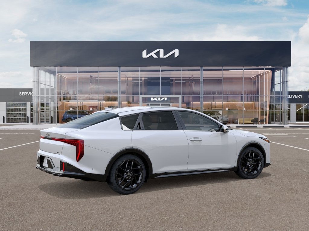 2025 Kia K4 GT-Line Turbo photo 2