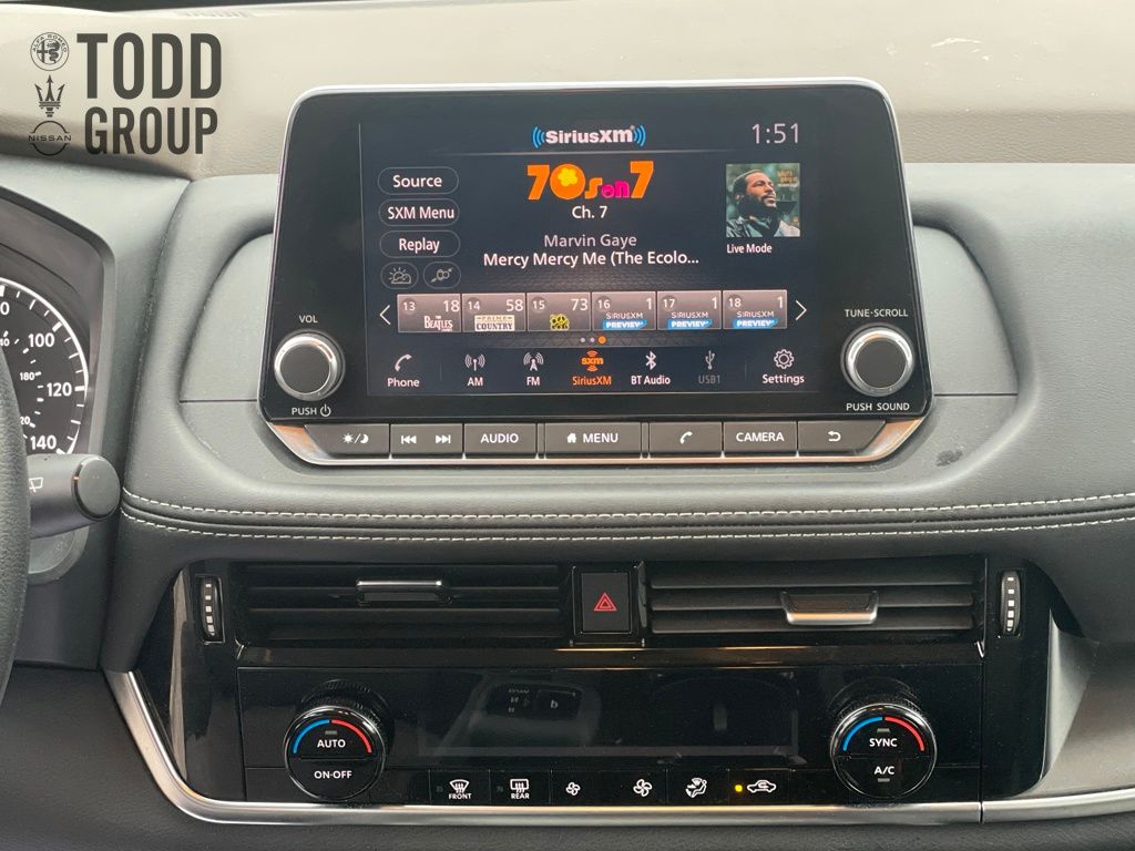 2022 Nissan Rogue SV photo 14