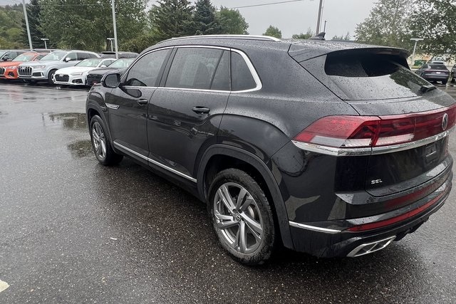 2024 Volkswagen Atlas Cross Sport SEL R-Line photo 3