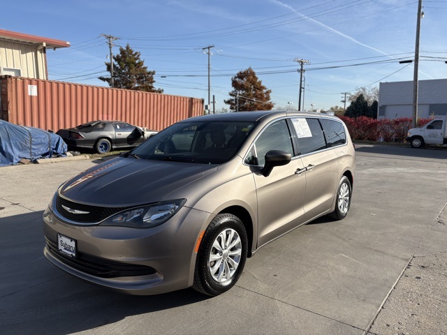 2018 Chrysler Pacifica LX photo 2