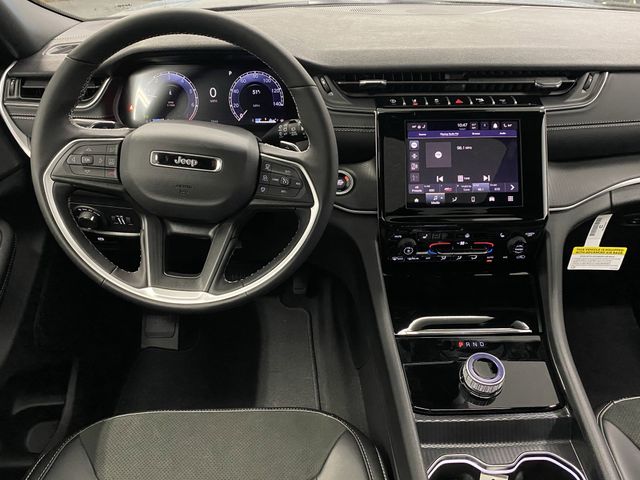 2025 Jeep Grand Cherokee Altitude X photo 4