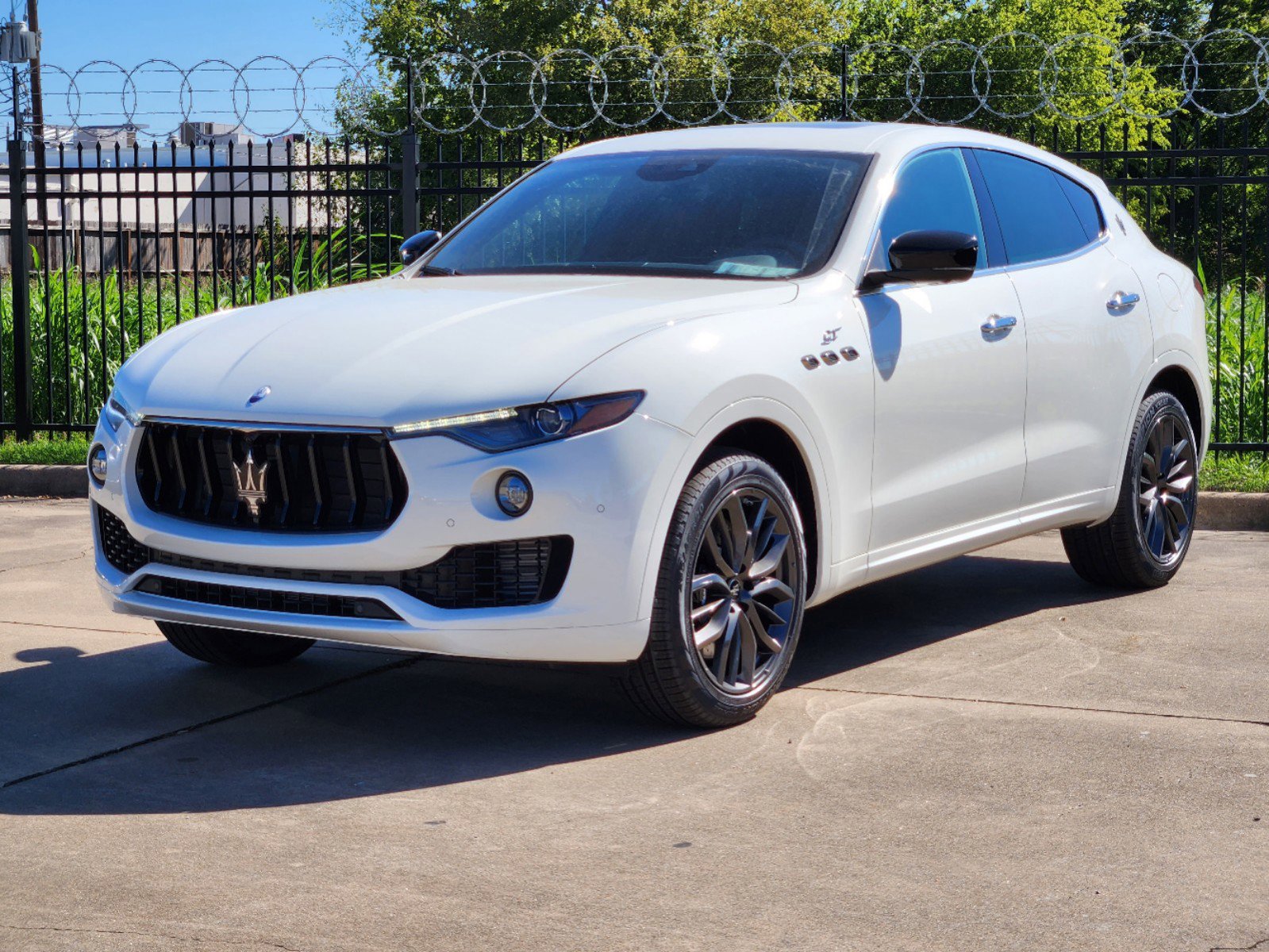 2024 Maserati Levante GT photo 3