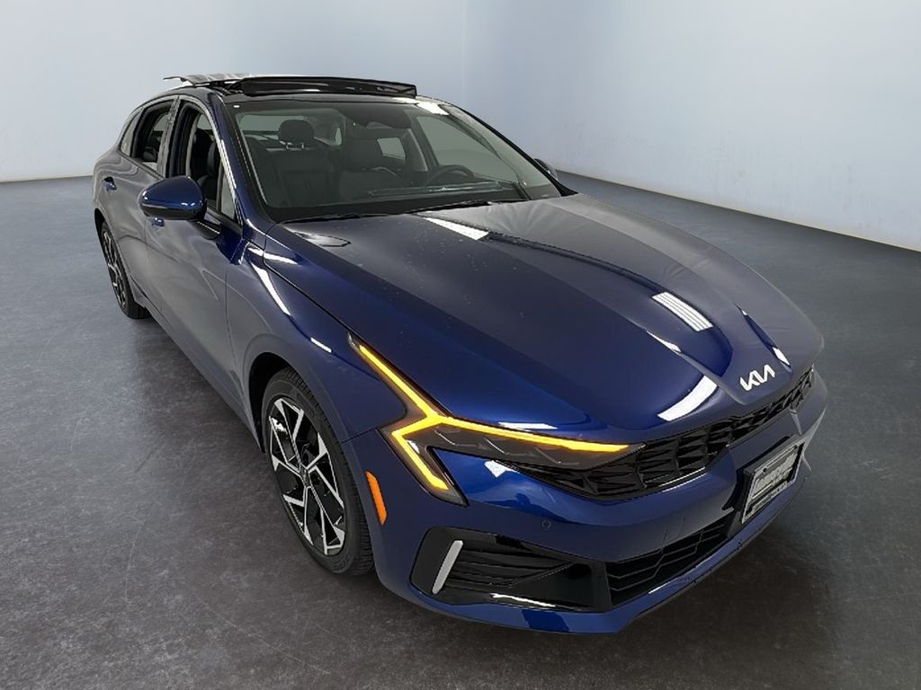 2025 Kia K5 EX's photo