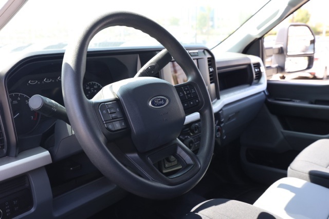 2024 Ford F-350 photo 13